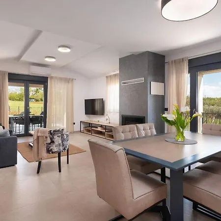 Holiday home Stefani Montizana