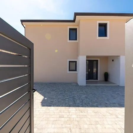 Holiday home Stefani Montizana